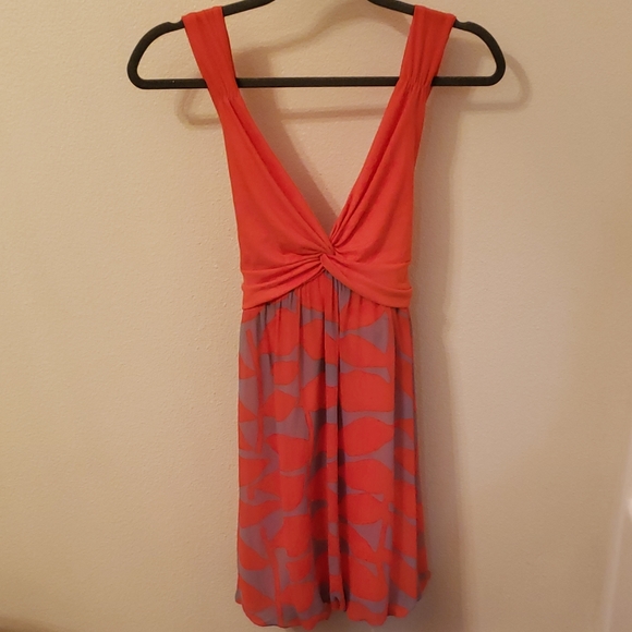 Forever 21 Dresses & Skirts - 3/$25 🥂 Deep V Orange Dress with tie back